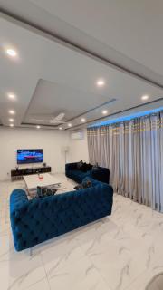 Luxury One-Bedroom Deluxe Apartment Bahria Town Lahore - Lahore - 5