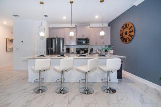 2990SL TOWNHOUSE 4 BEDROOMS & 3 BATHROOMS + POOL - 4