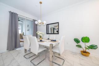 2990SL TOWNHOUSE 4 BEDROOMS & 3 BATHROOMS + POOL - 3