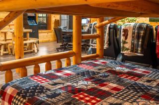 Holliebear's Hideaway - Waldens Creek - 3