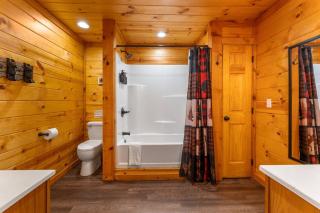 Holliebear's Hideaway - Waldens Creek - 4