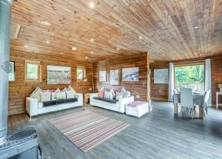 Anglesey Lakeside Lodges - 9