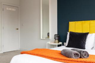 Spacious 3-Bed Apartment, Bournemouth, Sleeps 10 - 5