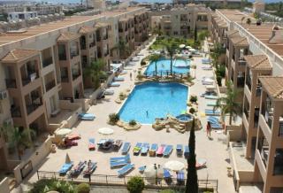 Front pool garden apartment - 0