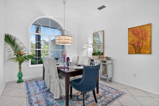 Seabreeze Pool Retreat. - 3