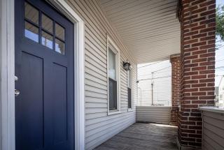 4BR and 2BA entire duplex in the heart of Little Italy - walk to CWRU and more - 1