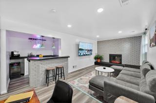 4BR House Mins to Downtown Annapolis with Firepit, Basement Bar, & Sleeps 12 - 6