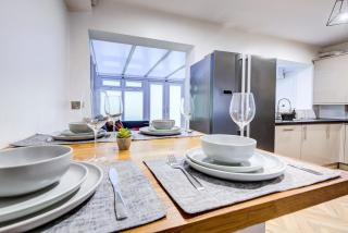 Monthly Stays - Contractors, Family, Free Parking - 2