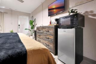 Cozy King Bed Studio - Affordable Fresh Cozy - 4