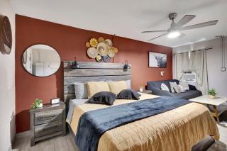 Cozy King Bed Studio - Affordable Fresh Cozy - 6