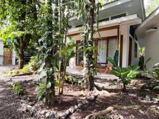 Villas Guaitil Cozy Jungle Hideaway in Playa Chiquita - 3