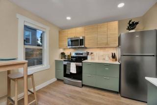 Westlake Nest Minutes to DT Quiet & Renovated - 7