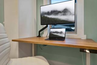 Westlake Nest Minutes to DT Quiet & Renovated - 6