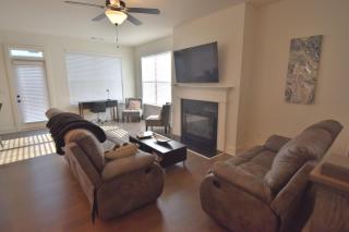 Bright, charming, modern townhouse in Winder - 7