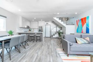 Modern 4Br Tri-Level W Rooftop Deck, Ac, Steps From Sand By Beachview Rentals - 9