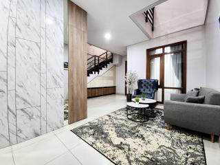 Spacious Luxurious Homey - Villa Ouma Bandung - 7