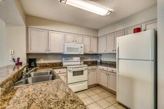 Crescent Shores N - 702 - 8