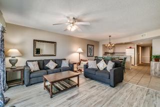 Crescent Shores N - 702 - 4