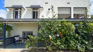 2 Bedroom - 1 Bath Condo - 2 min walk to beach - 4