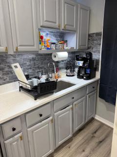 Your home away from home private bedroom near EWR and NYC - 5