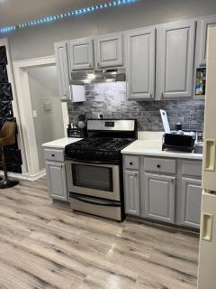 Your home away from home private bedroom near EWR and NYC - 4