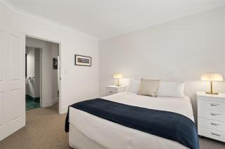 Acorn Delight - Tranquil Retreat by the Golf Course - 2