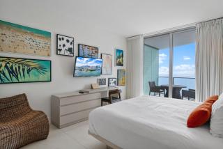 Luxury Condo in Hollywood Beach - 6