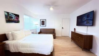 1BR Beachside Apartment in Prime Miami Location - 1