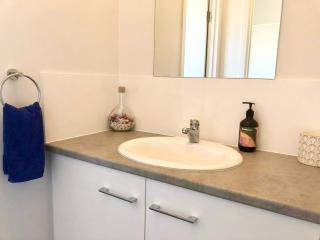 Salt Eyre Sceale Bay Holiday House - 8