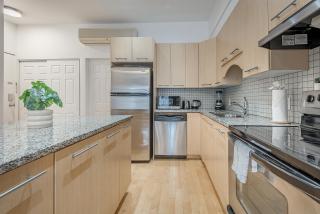 Charming Family Escape in Trendy Plateau Montreal - 3