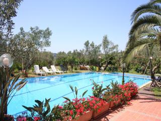Charming Villa in Maida with Pool & Garden - 9