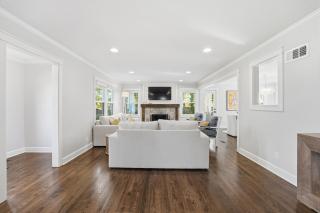 Kansas Cape Cottage - 7