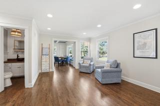 Kansas Cape Cottage - 2