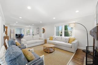 Kansas Cape Cottage - 3