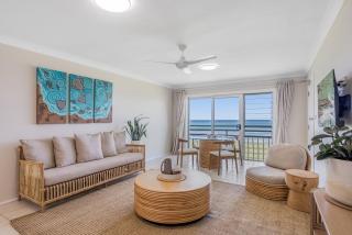 Absolute Beachfront Apartment 2T - 0