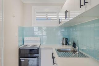 Absolute Beachfront Apartment 2T - 6