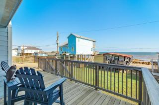 Beach Therapy Laid-Back Escape Steps from Surf - 6