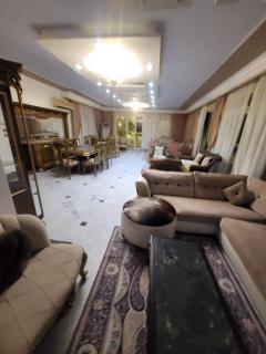 شقه فى ميامى بالاسكندريه مطله على البحر - 1