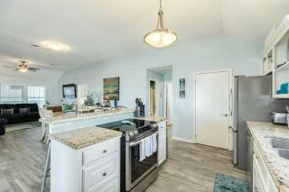 Beach Therapy Laid-Back Escape Steps from Surf - 1