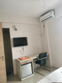 Pearl suites at omaxe eternity near prem mandir - 2