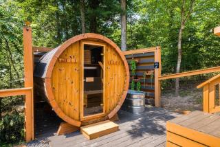 Fox&Hound Cabin: Cold Plunge, Sauna, Hot Tub, Dogs - 4