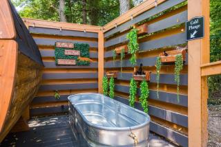 Fox&Hound Cabin: Cold Plunge, Sauna, Hot Tub, Dogs - 3