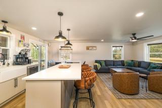 The Unbrined Getaway~Pickleball~HotTub~Movies~Dogs - 6