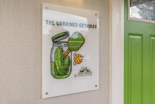 The Unbrined Getaway~Pickleball~HotTub~Movies~Dogs - 5