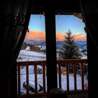 The Mountain's Sea Chalet - 7