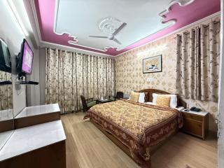 Pure Veg Snow Crest Inn - 2