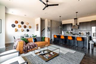 LUXE-Cowboy Country-Patio Hot Tub-Downtown Living - 5