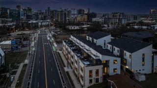 LUXE-Tennessee Row-Heart of Gulch-Mins to Broadway - 2