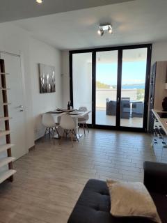 Ferienwohnung Mit Terrasse - 1