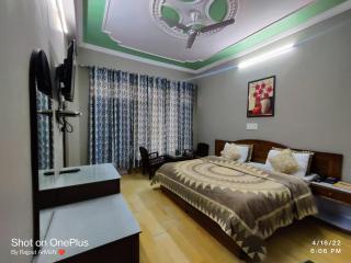 Pure Veg Snow Crest Inn - 6